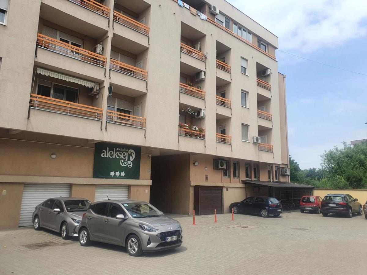 Apartman 64 - Besplatan Parking Za Goste Novi Sad Eksteriør billede