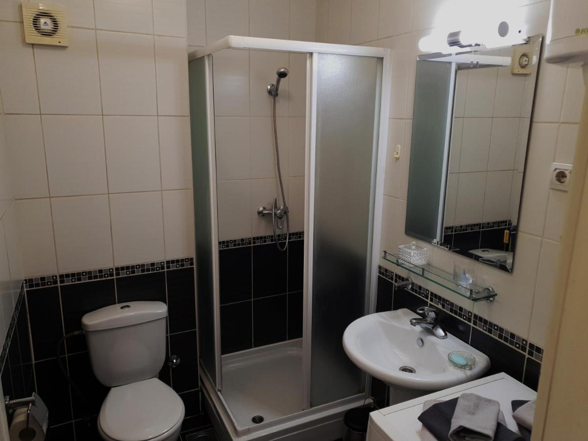 Apartman 64 - Besplatan Parking Za Goste Novi Sad Eksteriør billede