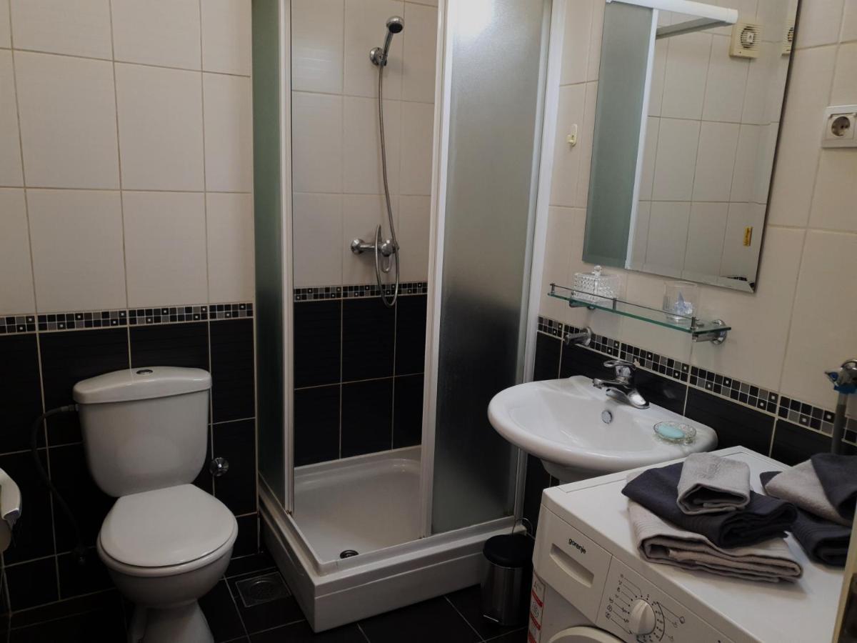 Apartman 64 - Besplatan Parking Za Goste Novi Sad Eksteriør billede